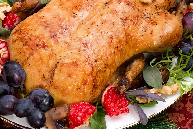 Рождественская утка с розмарином и тимьяном