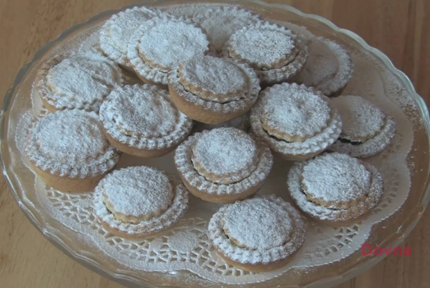 Рождественские корзиночки с джемом