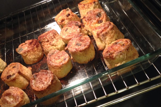 Розочки из теста бриошь