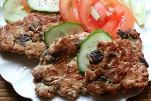 Рубленые котлеты из индейки с грибами