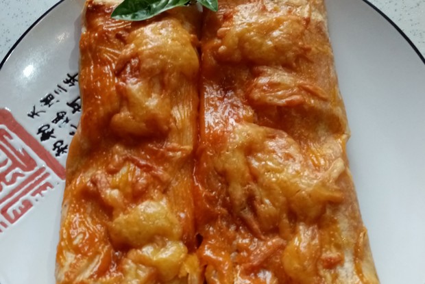 Рулет из лаваша с мясным фаршем и сыром