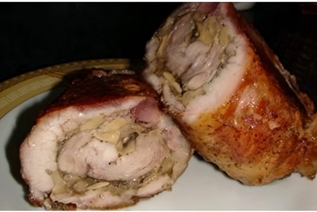 Рулет мясной с грибами