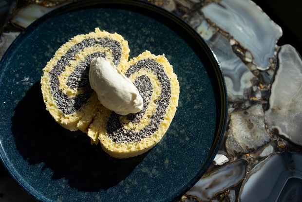 Рулет с маком и маскарпоне