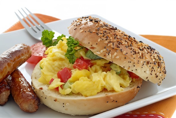 Рулет с омлетом и травами