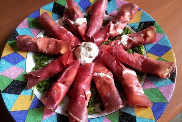 Рулетики из брезаолы с филадельфией и травами