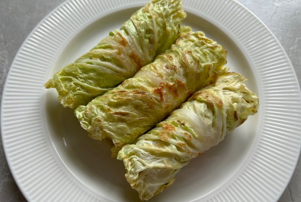 Рулетики из пекинской капусты