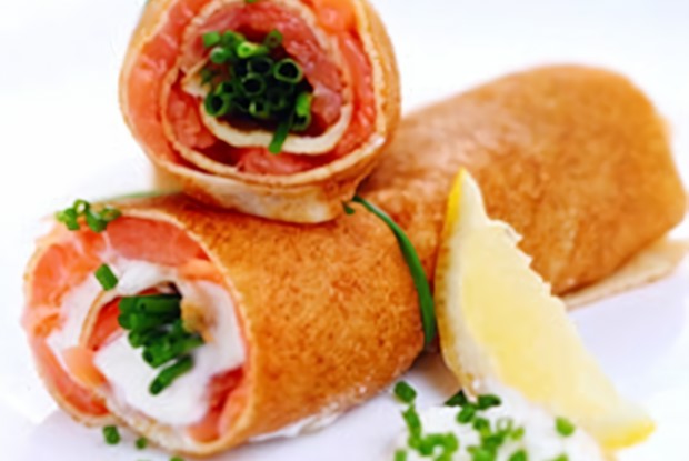 Рулетики с лососем