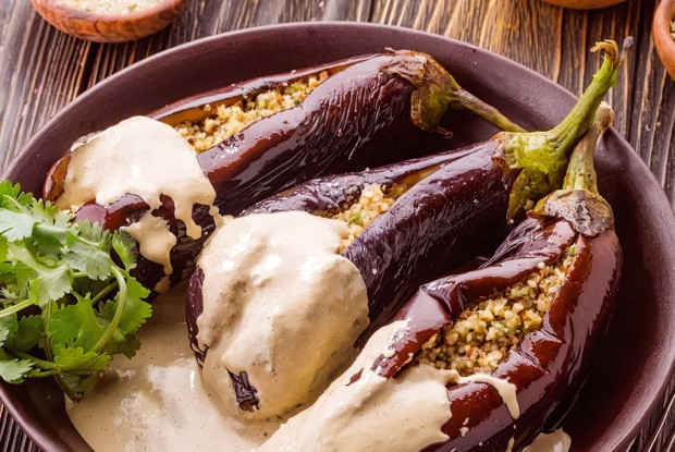 Сациви из баклажанов с добавлением грецких орехов