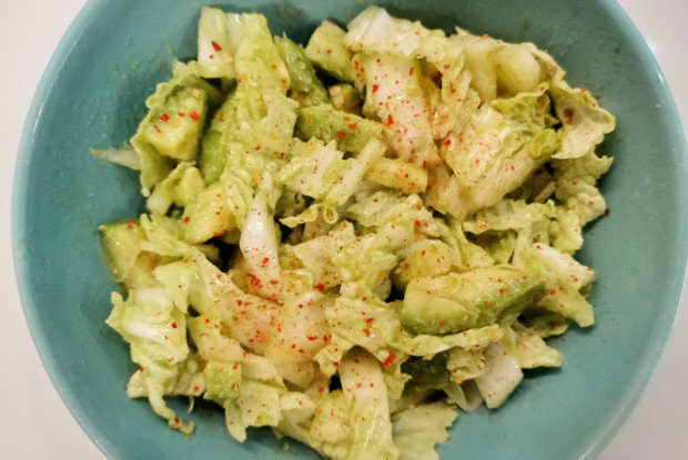 Салат айсберг с авокадо