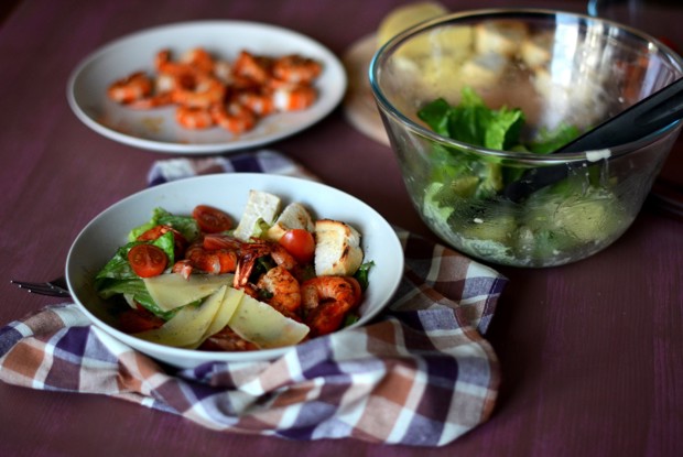 Салат «Цезарь» с креветками