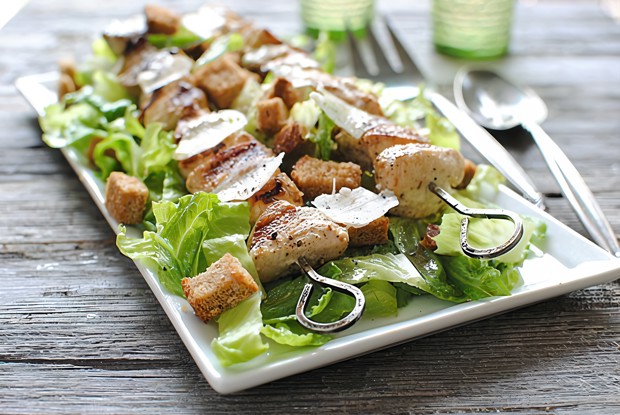 Салат «Цезарь» с курицей гриль