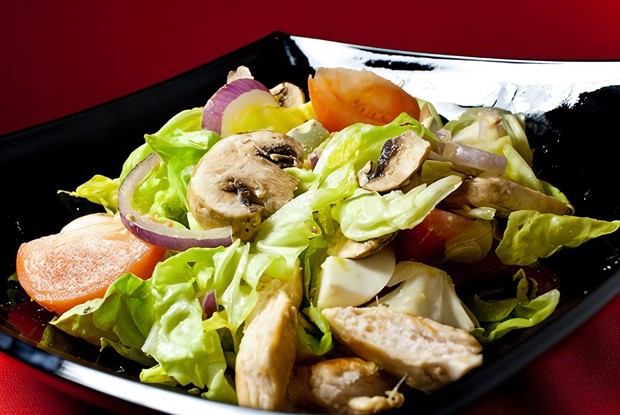 Салат «Цезарь» с портобелло