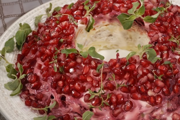 Салат «Гранатовый браслет» острый