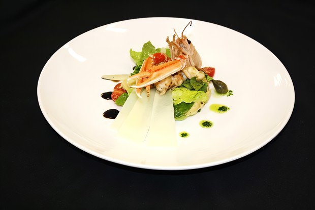 Салат из артишоков, груши и лангустинов с апельсиновым цитронетом