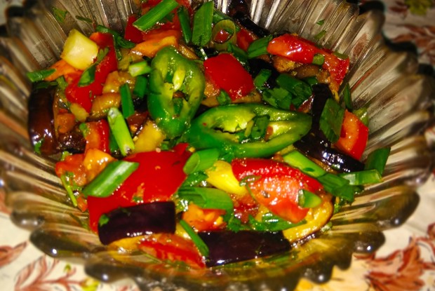 Салат из баклажанов с соевым соусом