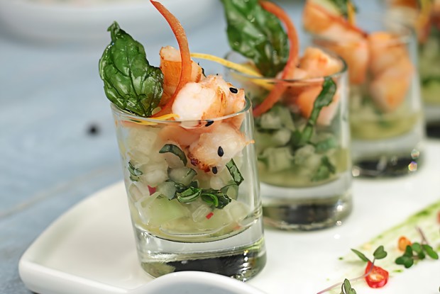 Салат из дыни с креветками