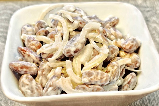 Салат из фасоли с луком