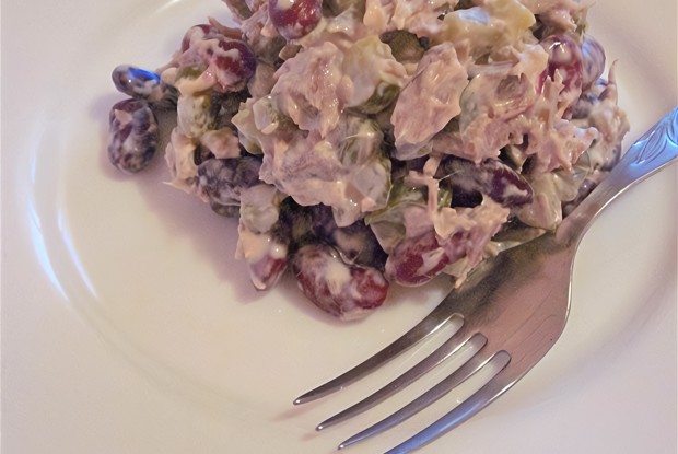 Салат из говядины и красной фасоли