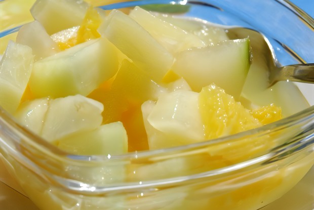 Салат из яблок с ананасами