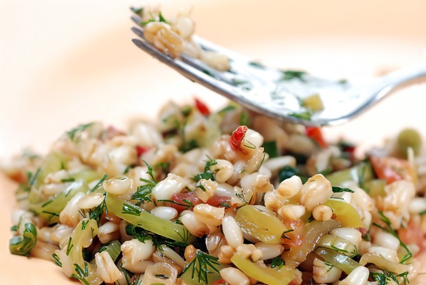 Салат из эммера с овощами