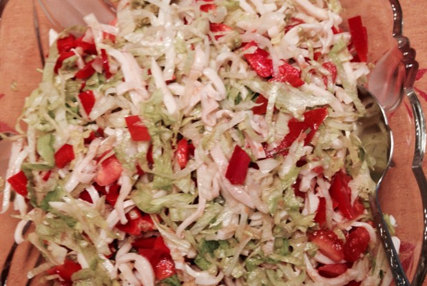 Салат из кальмаров с оливками