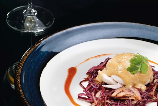 Салат из капусты и курицы в китайском стиле