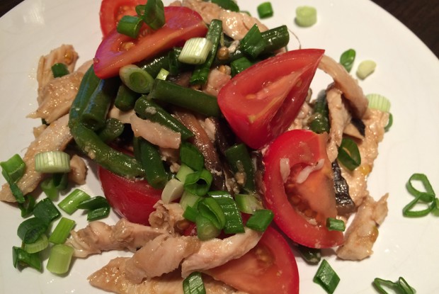 Салат из курицы, маринованной в имбире