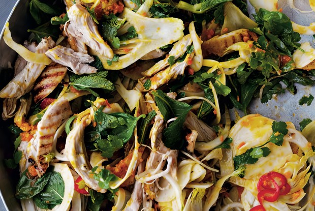 Салат из курицы с шафраном и зеленью