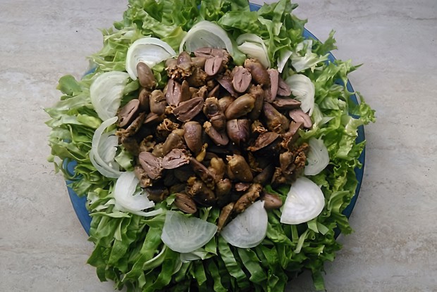 Салат из куриных сердец