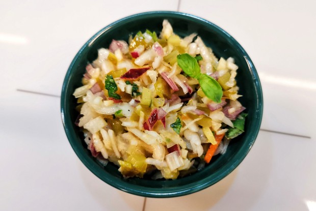 Салат из квашеной капусты