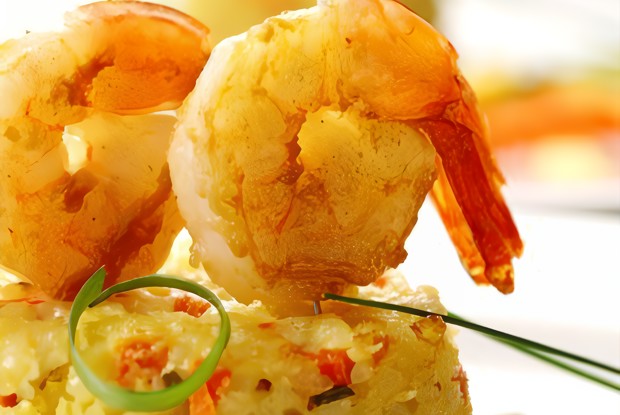 Салат из манго и креветок