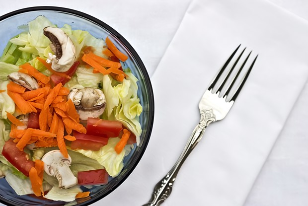 Салат из моркови и грибов