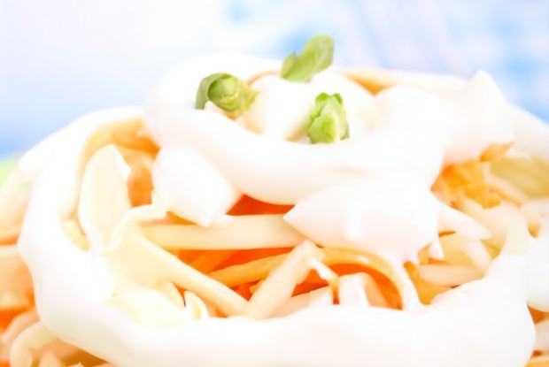 Салат из моркови с чесноком