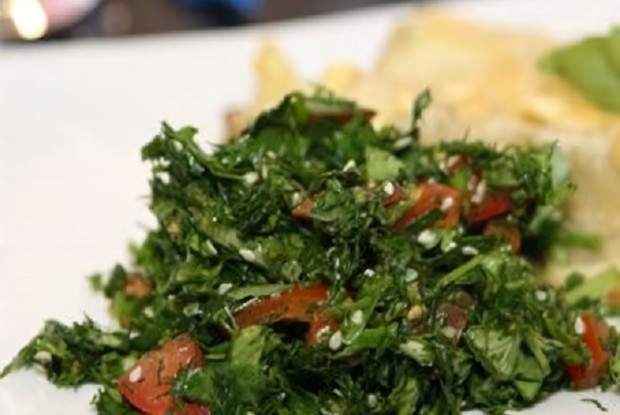 Салат из морской капусты с тунцом