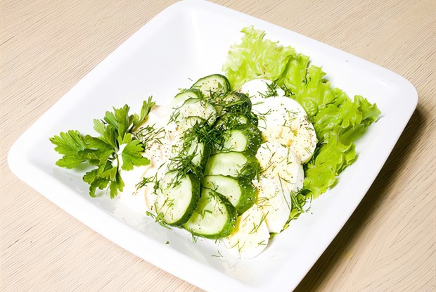 Салат из огурцов