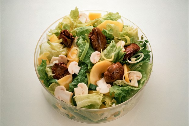 Салат из печени с грибами и травами