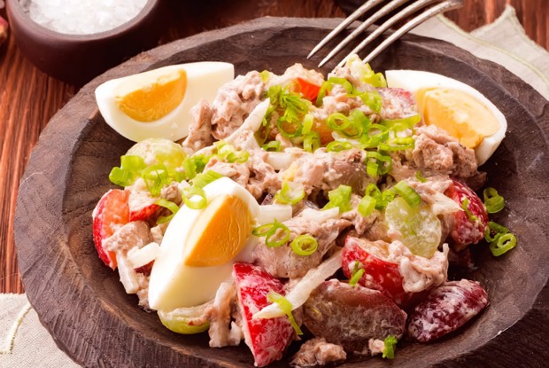 Салат из печени трески с маринадами