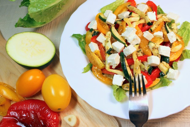 Салат из печеных овощей с фетой
