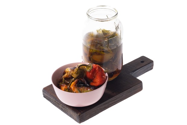 Салат из перца с чесноком