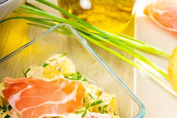 Салат из прошутто и дыни с дынным винегретом по-итальянски