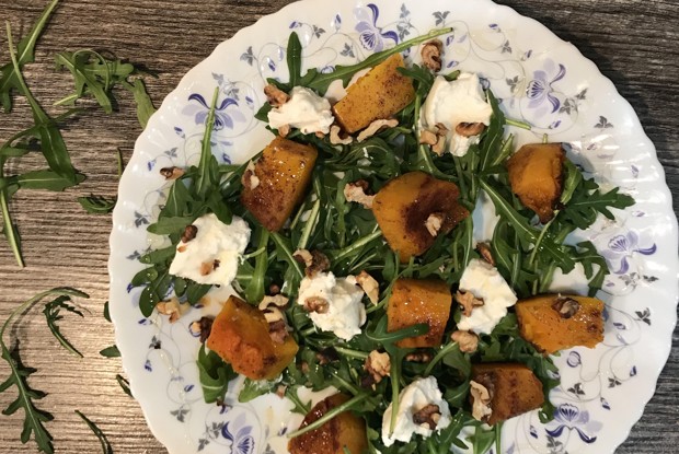 Салат из рукколы, тыквы и рикотты