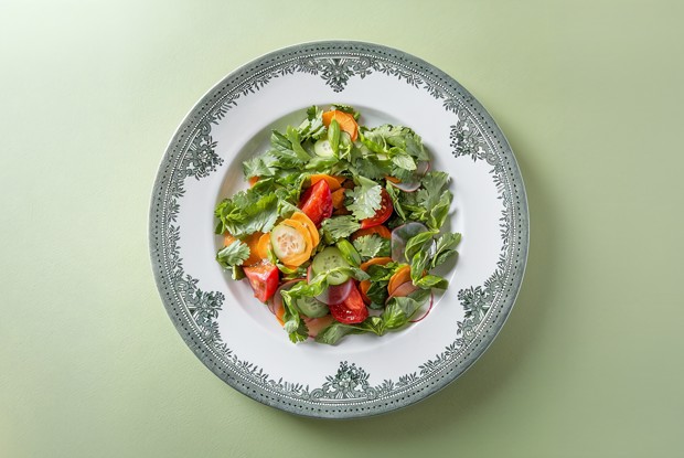 Салат из сезонных овощей