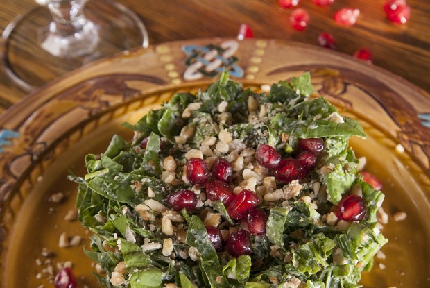 Салат из шпината и дзавара