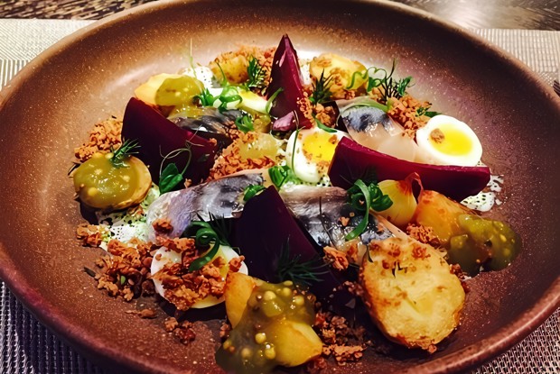 Салат из скумбрии со свеклой