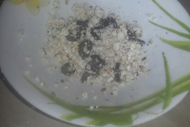 Салат из творога с маслинами и мятой