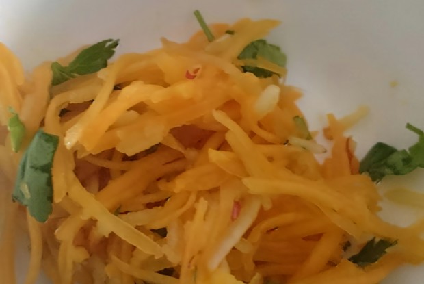 Салат из тыквы и яблока «Запах весны»