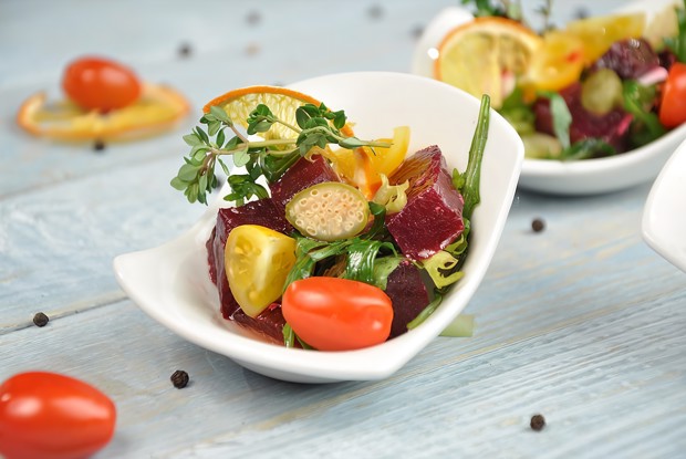 Салат из запеченой свеклы