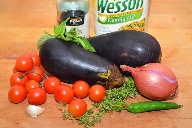 Салат из жареных баклажанов