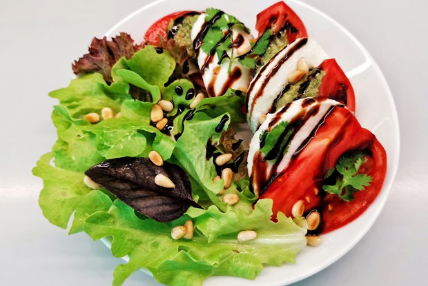 Салат капрезе