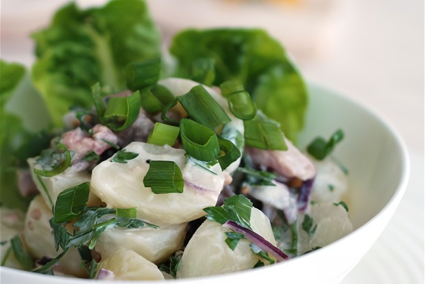 Салат картофельный с луком